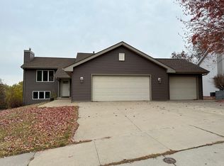 2122 Ponderosa Dr SW, Rochester, MN 55902