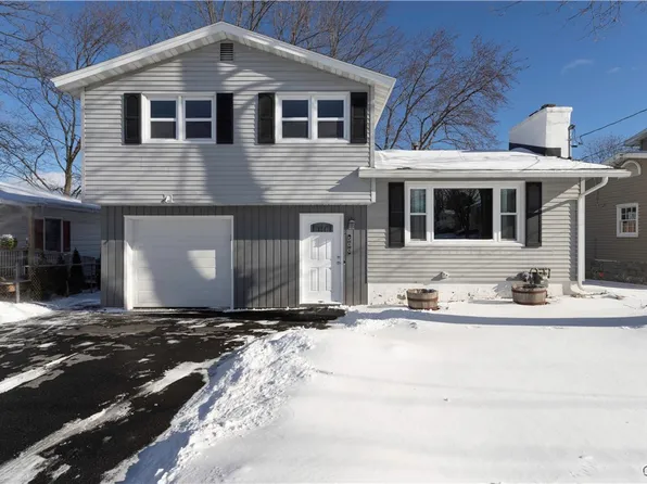 500 Tyler Ter, Liverpool, NY 13088