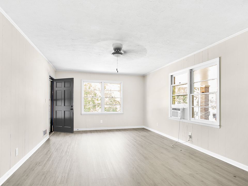 1st image of 689 1st Ave SW