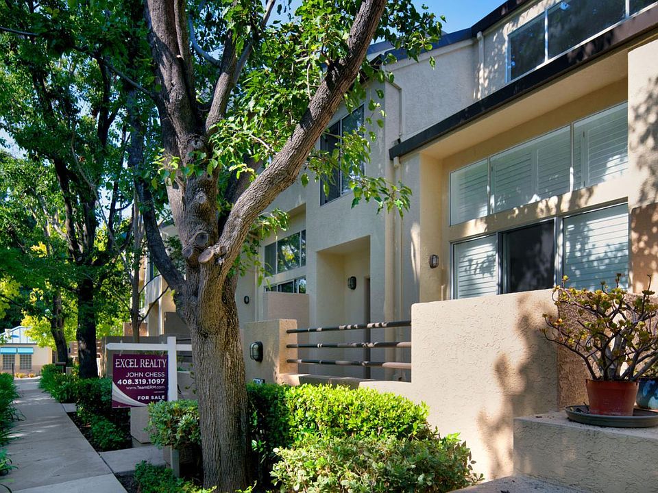 1st image of 410 Galleria Dr APT 7
