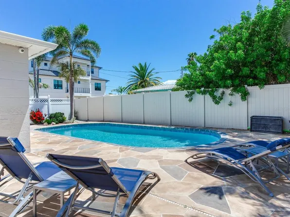 230 144th Ave, Madeira Beach, FL 33708