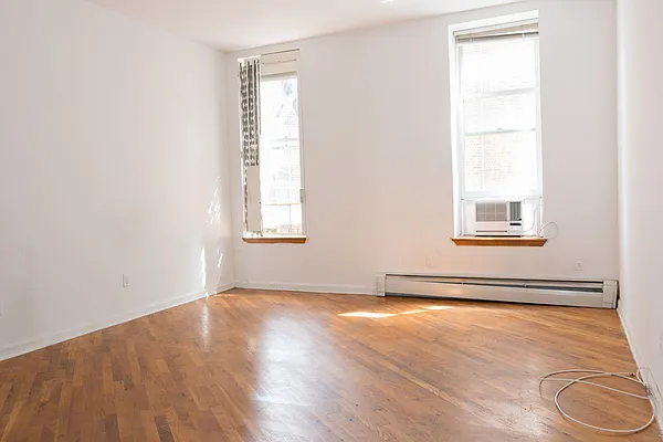 Rented by Waldstar Real Estate LLC | media 12