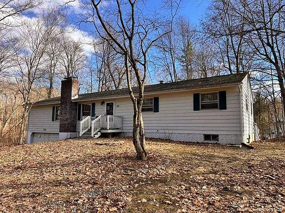 2nd image of 179 Roosevelt Road