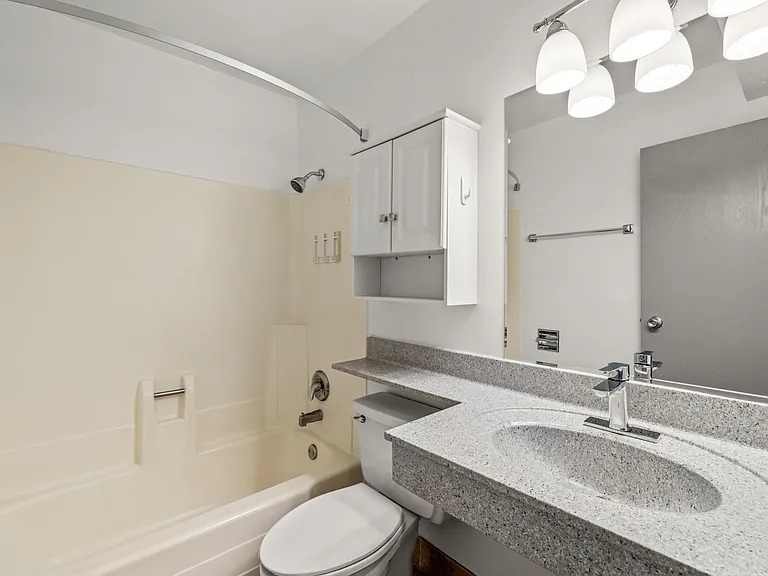 Oxbow Apartments — Photo 28