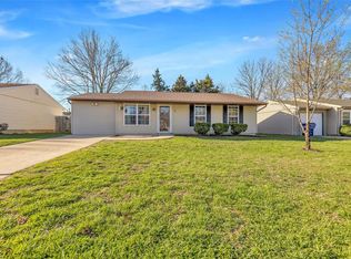 10 Pheasant Ln, Saint Peters, MO 63376