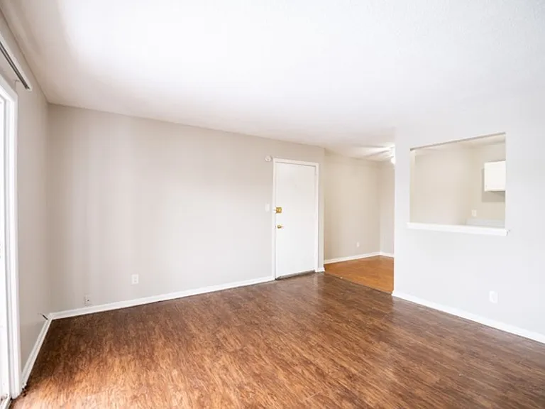 Eagle's Nest Apartments — Photo 24