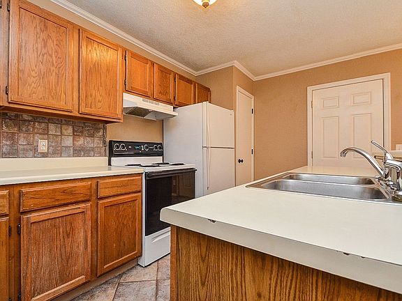 5th image of 1332 Eastgate Dr #1334