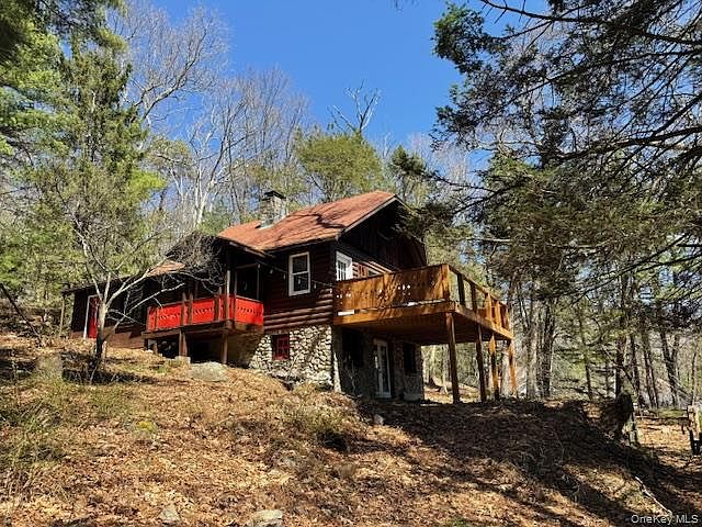 1st image of 441 Hollow Road