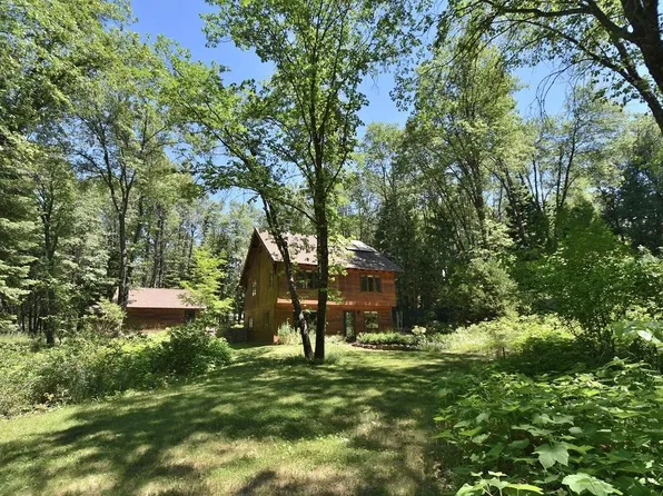 413 N Adams Dr, Mount Shasta, CA 96067