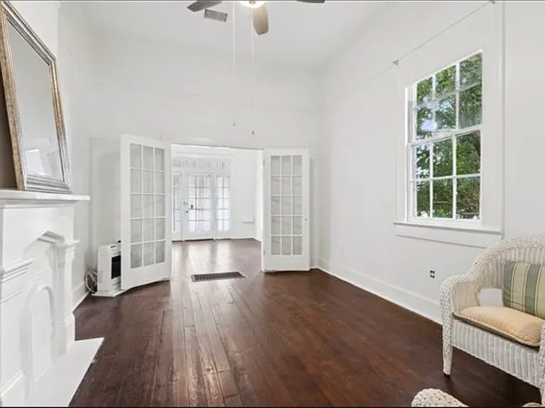 814 Gallier St — Photo 6