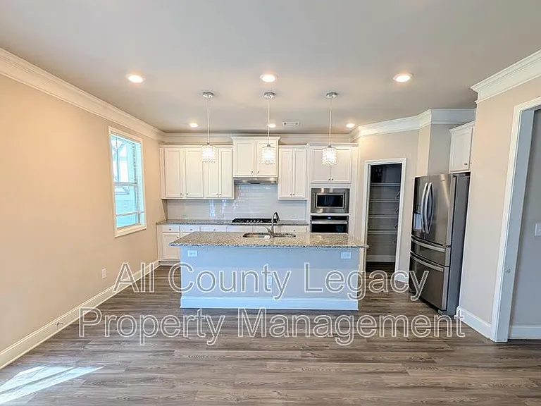 163 Cottontail Ln — Photo 3