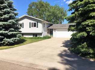 1110 3rd Ave NE, Devils Lake, ND 58301