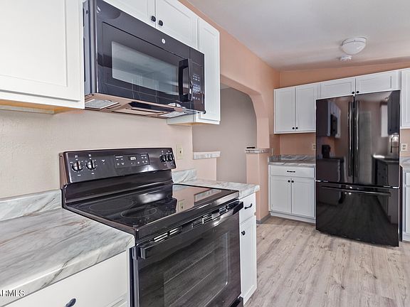 4th image of 611 W WIGHT Street
