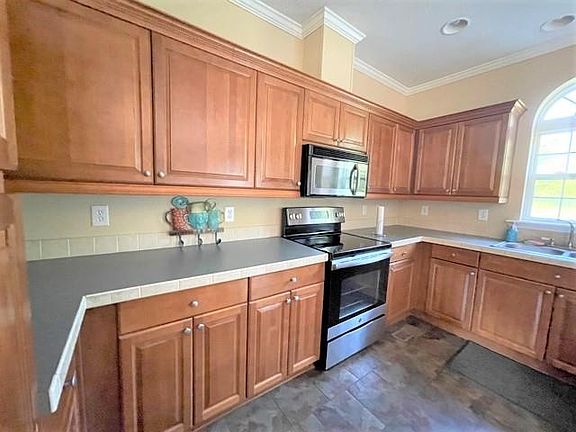 5th image of 117 Goodwin Dr