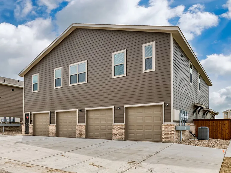 605 Harvest Moon Dr — Photo 17