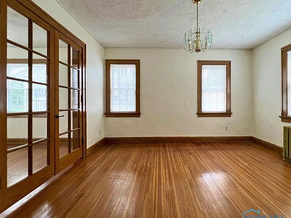 5th image of 2815 Winsted Dr
