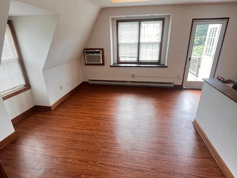 1655 Main St #2F — Photo 2