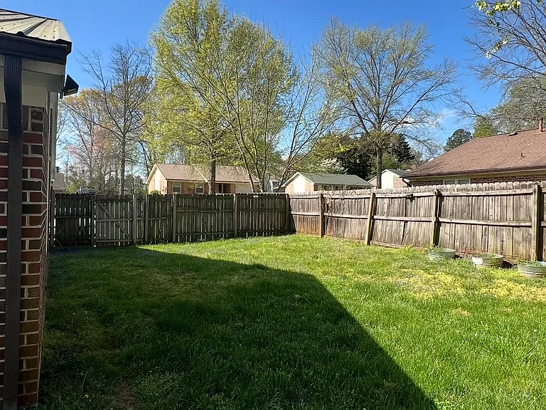 9108 Highbridge Dr — Photo 4