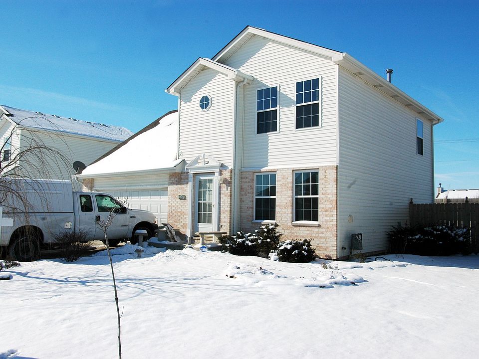 Maintenace Free, Fully Fenced Yard, Walk to School