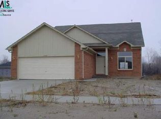 55068 Huckleberry Dr, Update, MI 48044