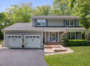 4 Stacy Ln, Basking Ridge, NJ 07920