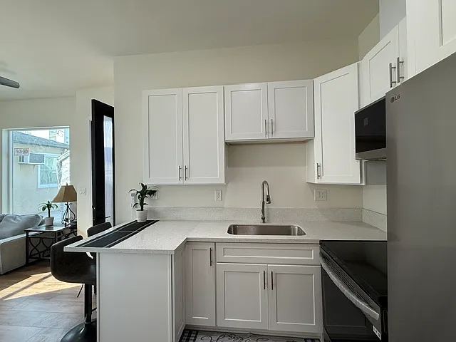 1 bed, $2,200 — Photo 4