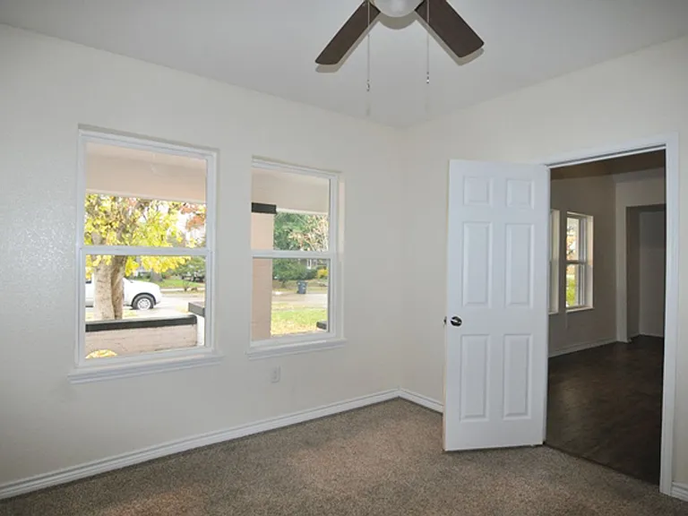 3225 S Adams St — Photo 21