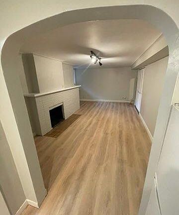 4th image of 921 W Kalamazoo Ave APT 9