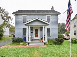 8 Green St, Franklin, NJ 07416