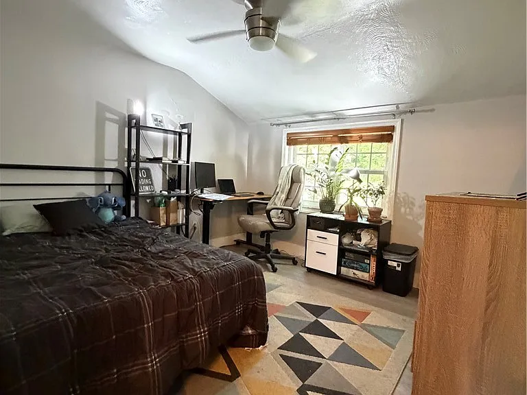 131 Jacob Dr — Photo 16