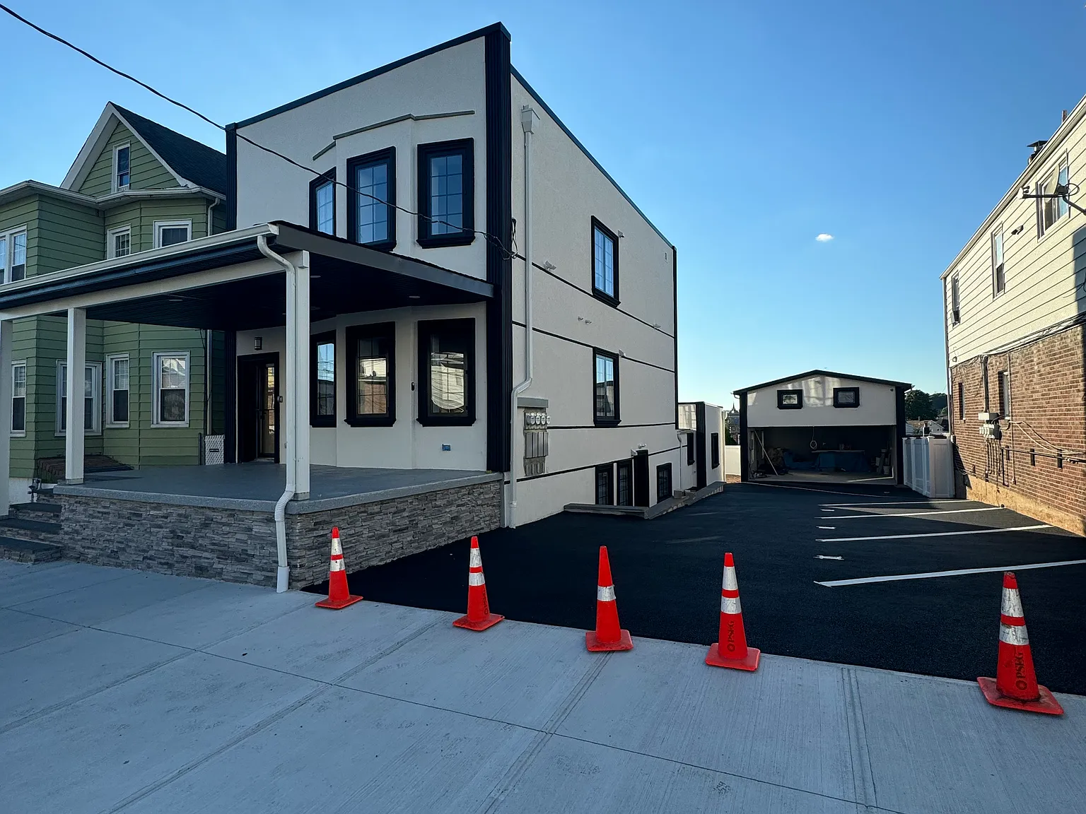 2 bed, $2,600 — Photo 3