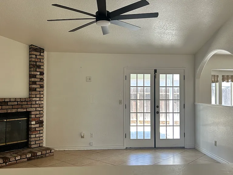 1691 Yorktown Ct — Photo 8