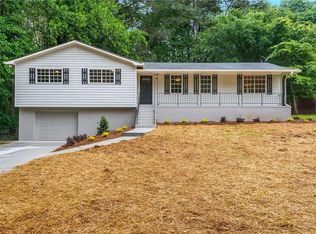 613 Ravenwood Dr, Woodstock, GA