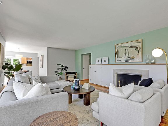 4th image of 434 NW Hermosa Blvd