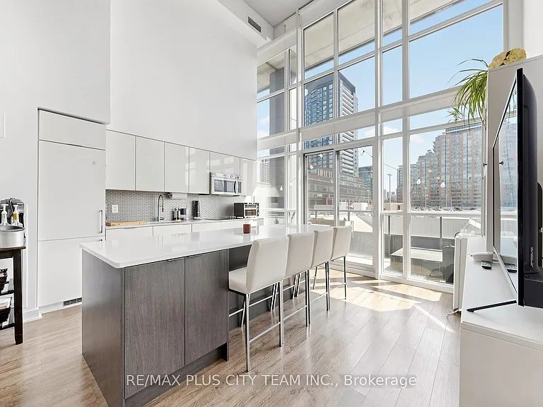 5 Hanna Ave #434 — Photo 4
