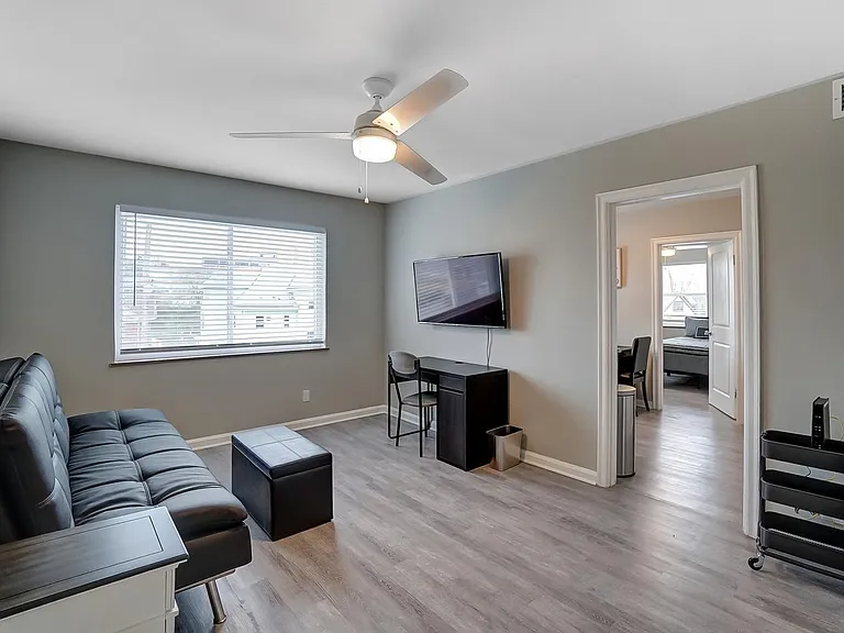 334 Helen St #7 — Photo 1