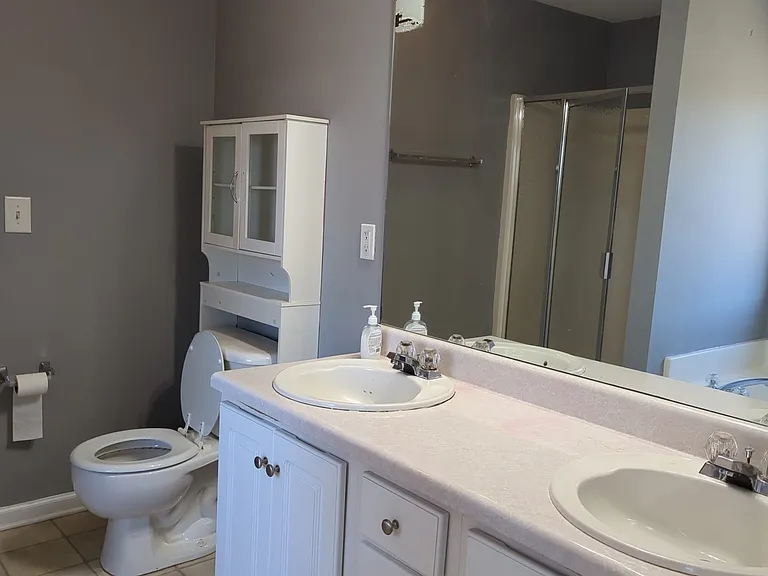 705 Dover Ct — Photo 12