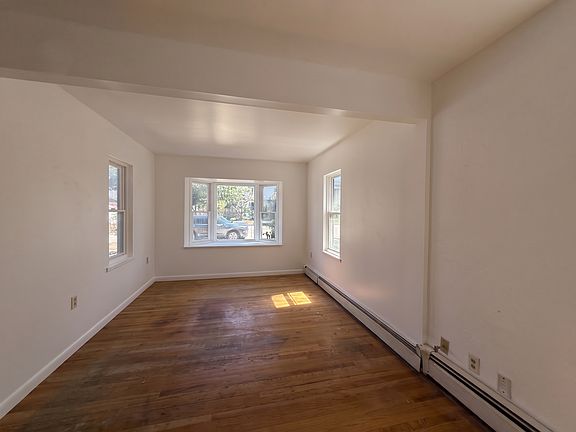 4th image of 2761 S Williams St