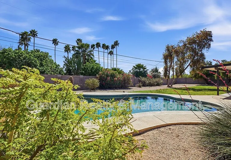 6819 E Paradise Pkwy — Photo 31