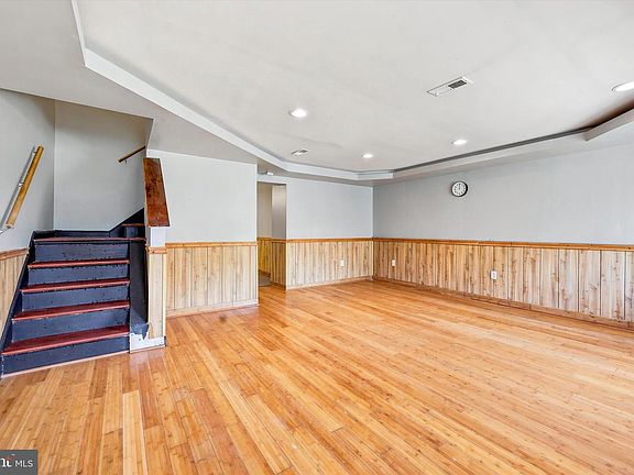 3rd image of 2424 Arnold St