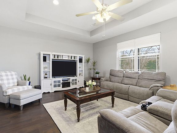 5th image of 479 Southview Drive