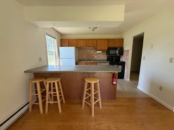 23 Twin Oaks Ter, South Burlington, VT 05403
