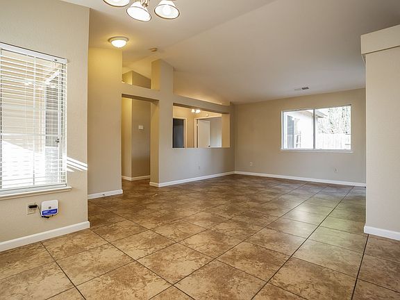 5th image of 14510 Cedar Valley Dr