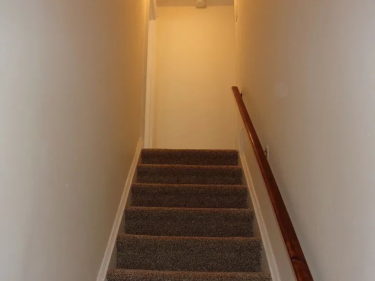 1041 Niagara Rd — Photo 4