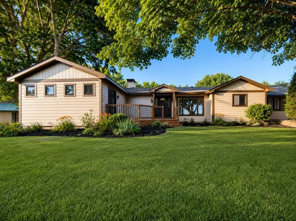 10050 NE University Ave, Runnells, IA 50237