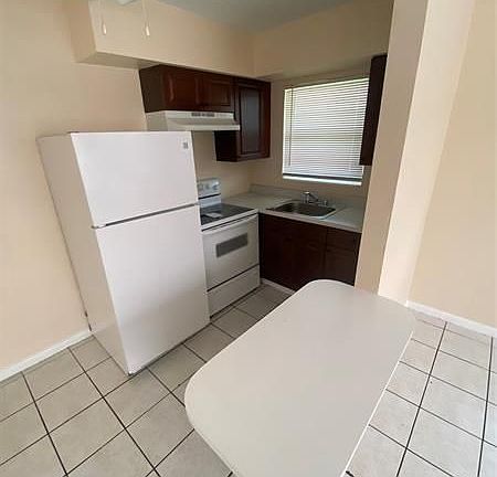 5th image of 1028 NW 3rd Ave APT 1
