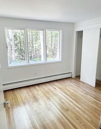 3rd image of 20 Algonquin Rd