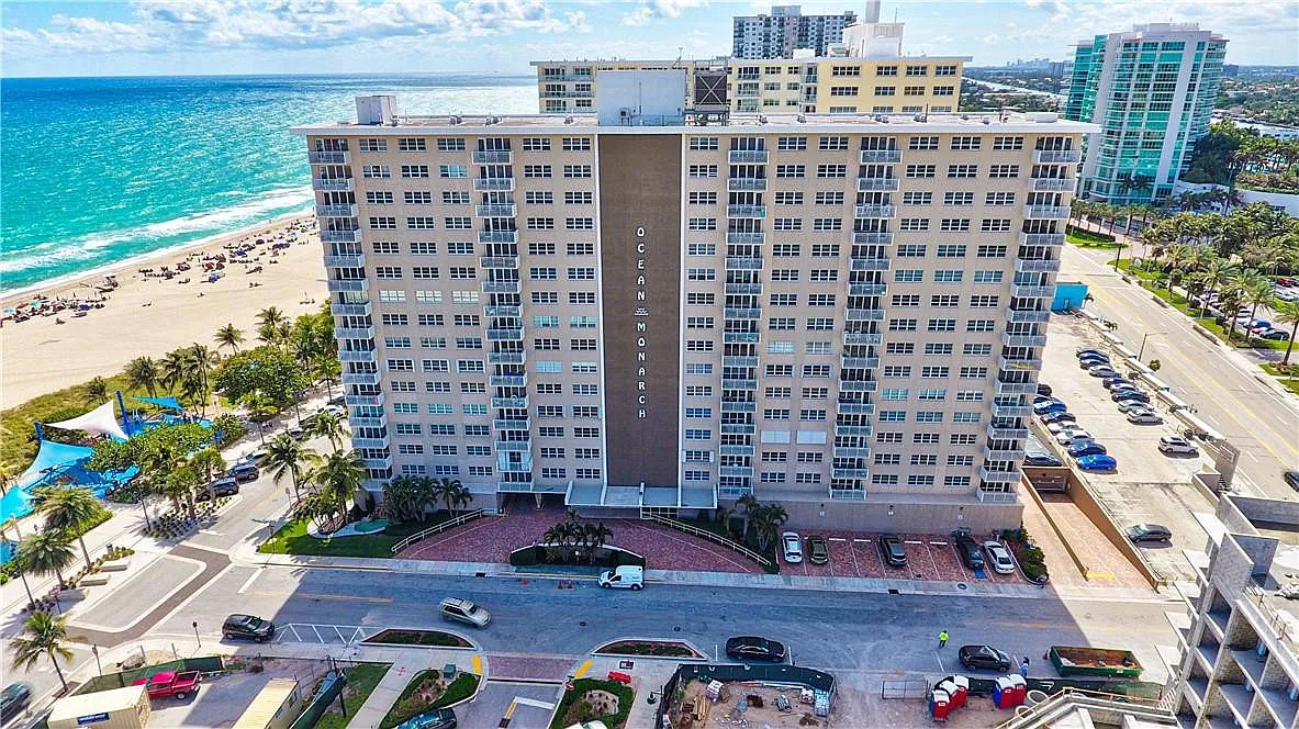 2 bed, 2.0 bath, 1080 sqft, $3,200 — Photo 1
