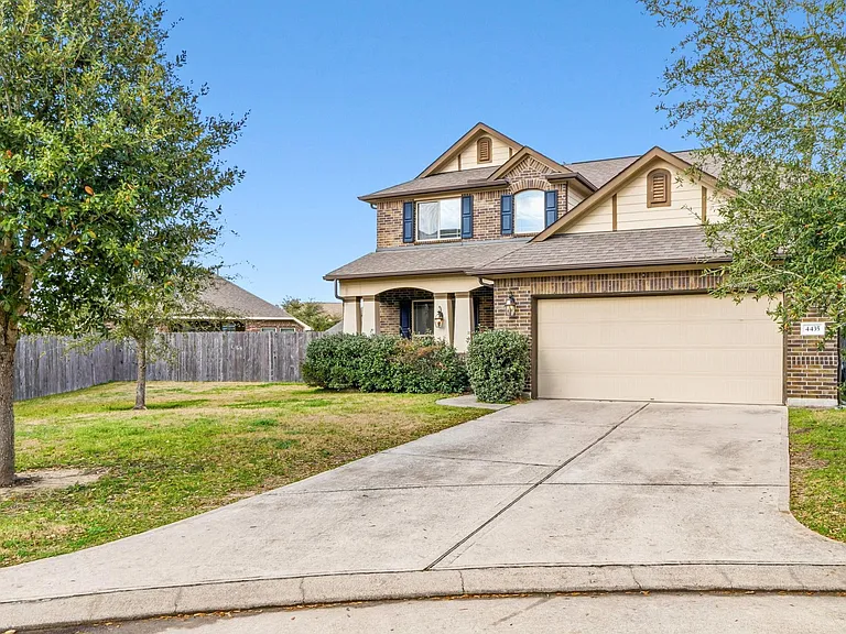 4435 Bearberry Ave — Photo 1