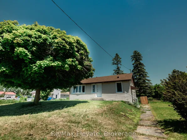 106 Whites Rd, Quinte West, ON K8V 5P5